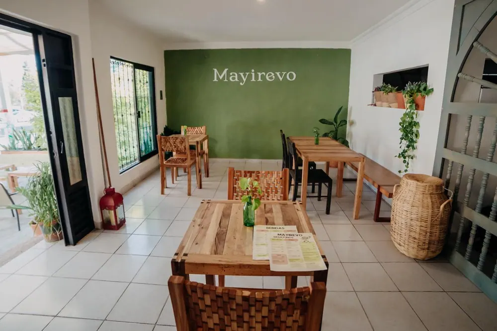 Interior del salón de Mayirevo